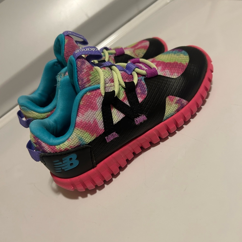 New Balance Pink and Black Sneakers Dynamic Mesh Comfort